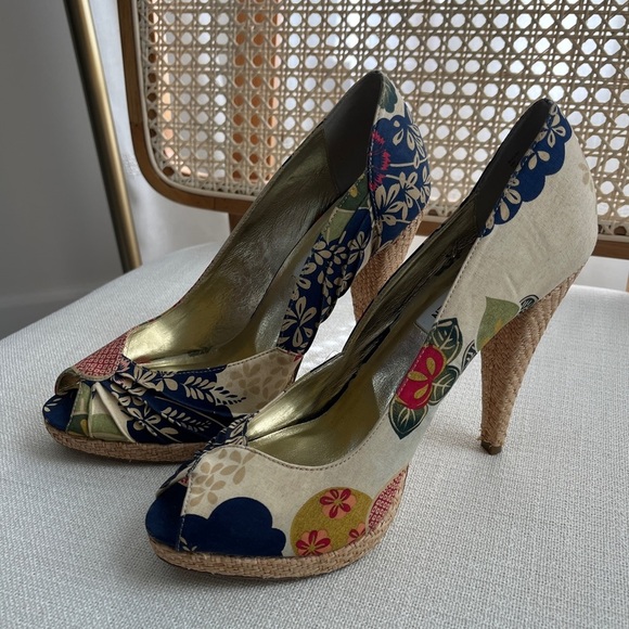 Steve Madden Richhi floral print peep-toe heels | Blue, Cream, Red | Size 8 - Picture 3 of 15